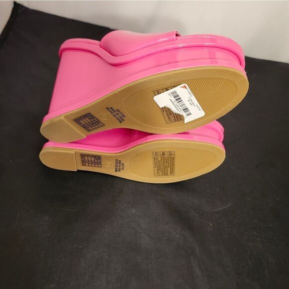 BRAND NEW FOREVER OPEN-TOE PLATFORM BLOCK-HEEL SANDAL - Picture 13 of 16